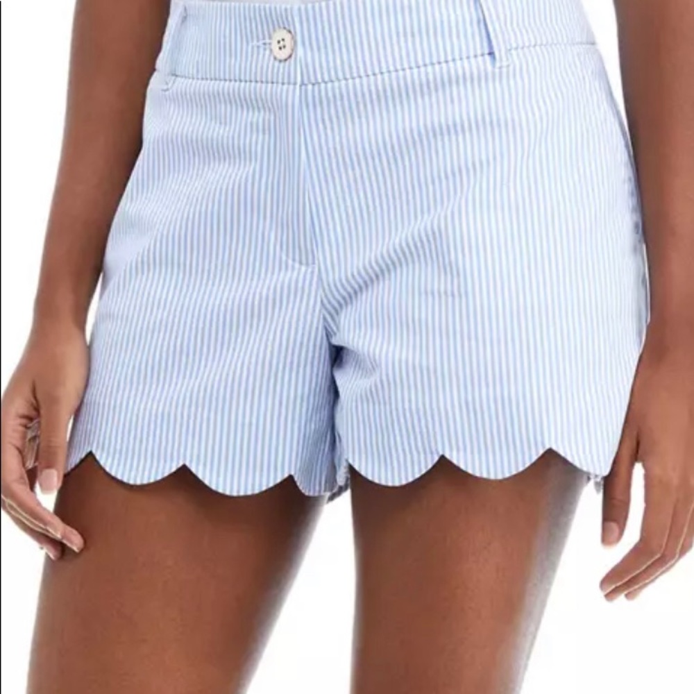 Crown & ivy scalloped hem shorts• Size 10• Brand new, worn once•No stains•🚭free